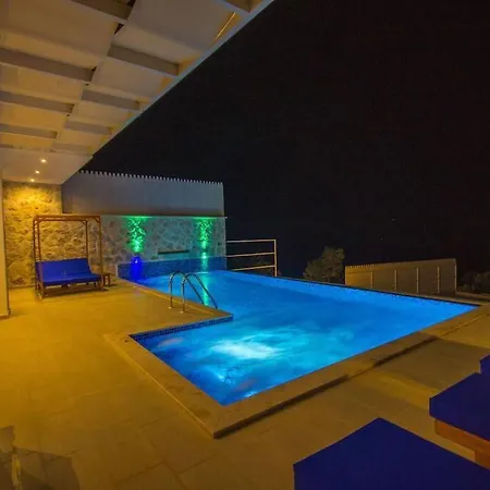 Adel Villa *